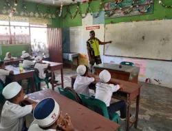 Babinsa Koramil 03/Delima Berikan Wawasan Kebangsaan kepada Pelajar MIN 23 Pidie