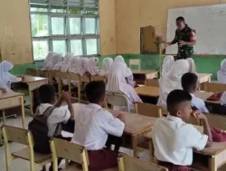 Babinsa Koramil 06/Teluk Dalam Wasbang Di Sekolah Desa Binaan