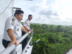Deteksi Dini Gangguan Kamtib, Jajaran Struktural Lapas Banjarbaru Kontrol Tembok Keliling dan Pos Menara Atas