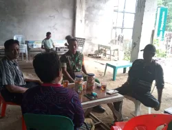 Lewat Komsos,Babinsa Kodim 0907/Trk Sosialisaikan Rekurtmen TNI Angkatan Darat