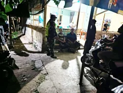 Tingkatkan Keamanan Wilayah, Babinsa Koramil 26/Grong-Grong Laksanakan Patroli Siskamling
