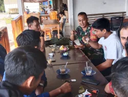 Babinsa 02/Simteng Komsos Bersama Warga Desa Binaan