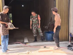 Babinsa 02/Simteng Komsos Bersama Warga Desa Binaan