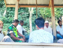 Pererat Silaturahmi, Babinsa Koramil 26/Grong-Grong Laksanakan Komsos dengan Tokoh Agama Desa Karieng