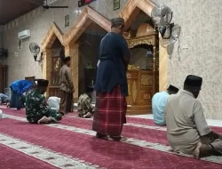 Babinsa Kodim 1404/Pinrang Gelar Safari Shalat Subuh Berjamaah