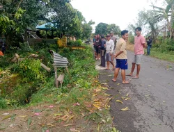 Babinsa Koramil 1404-06/Duampanua Bersama Warga Laksanakan Kerja Bakti Pembersihan Jalan