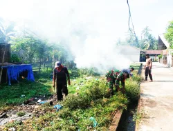 Cegah Banjir dan Jaga Kebersihan, Babinsa Pimpin Gotong Royong Bersama Warga