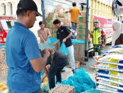 Babinsa Tangse Amankan Pasar Murah Diaperindagkop Untuk Warga Tangse