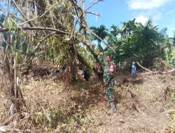 Babinsa Gotong Royong Bersama Aparat Desa Binaan