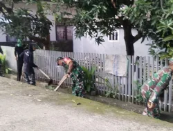 Peduli Kebersihan Lingkungan, Babinsa Koramil 1404-08/Lanrisang Kerja Bakti Bersama Warga di Dusun Labalakang