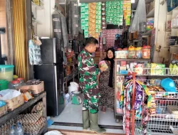 *Babinsa Cek Harga Kebutuhan Pokok Didesa Binaan