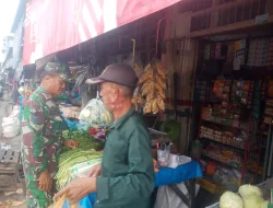 Babinsa Koramil 15/Tiro Pantau Harga Sembako, Pastikan Stabilitas di Bulan Suci Ramadhan