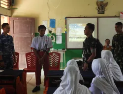 Peduli Pendidikan Anak Bangsa, Satgas TMMD 127 Bulungan Bantu Mengajar Murid SD