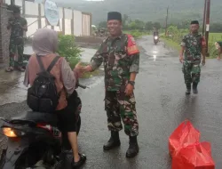 Koramil 1405-05/Mallusetasi Berbagi Takjil, Perkuat Toleransi dan Kebersamaan di Bulan Ramadhan