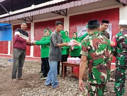 Di Tengah Senja di Lokasi KDMP Desa Paitana, Koramil 1425-01/Binamu Tebar Takjil dan Perkuat Ikatan dengan Warga