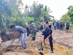 Manunggal, Sinergi TNI-Polri dan Masyarakat Ratakan Jalan Usaha Tani Lubuk Manis–Betiang