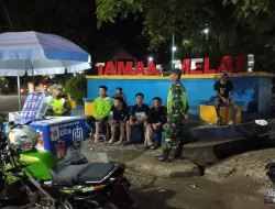 Personel Koramil 1405-04/Soppeng Riaja Laksanakan Patroli Wilayah, Jaga Keamanan dan Ketertiban Lingkungan