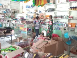Babinsa Cek Harga Kebutuhan Pokok Didesa Binaan