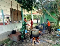 Babinsa Koramil 03/Delima Bantu Warga Memasak Bubur Kanji, Menu Khas Ramadan di Desa Tanjong Reubee