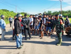 TERTIBKAN BALAP LIAR, TNI–POLRI BERSINERGI AMANKAN JALAN DI TANAH MIRING