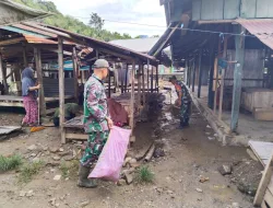 Koramil 1419-02/Enrekang Gelar Karya Bakti Bersama Masyarakat di Pasar Sentral Enrekang