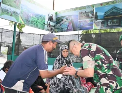 Danrem 141/Toddopuli Turun Langsung Salurkan Zakat Fitrah untuk Warga Kurang Mampu