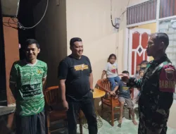Jaga Kamtibmas, Babinsa Koramil 1404-01/Suppa Laksanakan Patroli dan Komsos Bersama Warga