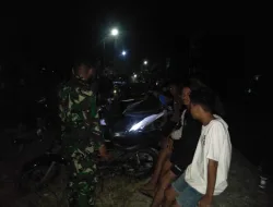 Babinsa Koramil 1404-03/Mattiro Bulu Laksanakan Pemantauan Wilayah dan Berikan Imbauan kepada Remaja