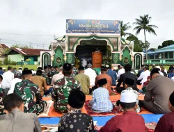 SHALAT IDUL FITRI KODIM 1707/MERAUKE BERLANGSUNG KHIDMAT, PERERAT KEBERSAMAAN DAN RASA SYUKUR