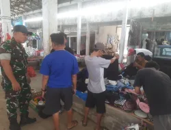 Babinsa Koramil 1405-07/Tanete Rilau Turun Langsung ke Pasar Bungi, Edukasi Pedagang Tingkatkan Kewaspadaan Bahaya Kebakaran di Musim Kemarau