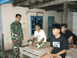 Babinsa Koramil 1404-06/Duampanua Laksanakan Pemantauan Wilayah dan Komsos Bersama Warga