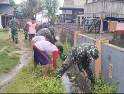 Babinsa Koramil 1404-08/Lanrisang Bersama Warga Kerja Bakti Bersihkan Saluran Air