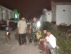 Babinsa Koramil 1404-02/Mattiro Sompe Laksanakan Pemantauan Wilayah dan Komsos Bersama Tokoh Masyarakat