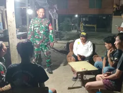 Babinsa Koramil 1404-01/Suppa Laksanakan Patroli dan Komsos Bersama Warga