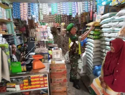 Babinsa Turun ke Pasar, Harga Sembako di Geumpang Terpantau Stabil namun Waspada Fluktuasi