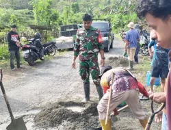 Babinsa Koramil 1405-08/Tanete Riaja Bersama Warga Gelar Kerja Bakti, Perbaiki Jalan Rusak di Desa Libureng