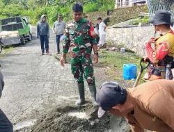 Babinsa Koramil 1405-08/Tanete Riaja Bersama Warga Gelar Kerja Bakti, Perbaiki Jalan Rusak di Desa Libureng