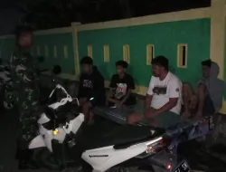 Babinsa Koramil 1404-04/Paleteang Laksanakan Patroli Malam dan Komsos Bersama Pemuda
