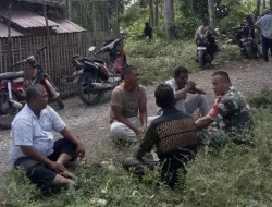 Babinsa Koramil Tiro Ajak Warga Perkuat Keamanan Desa Lewat Komsos