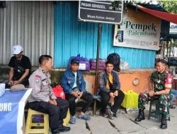 Babinsa 1405-01/Ujung Intensifkan Komsos, Ingatkan Penumpang Kapal Utamakan Keselamatan