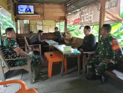 Babinsa Geumpang Perkuat Komunikasi Sosial, Ajak Warga Aktif Jaga Kebersamaan