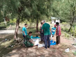 Babinsa Koramil 06/Teluk Dalam Komsos Bersama Warga
