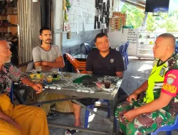 Pererat Hubungan Baik Babinsa Laksanakan Komsos dengan Warga Desa Binaan