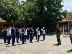 Babinsa Koramil 1405-01/Ujung Latih Disiplin Siswa Melalui PBB di SMP Negeri 1 Parepare
