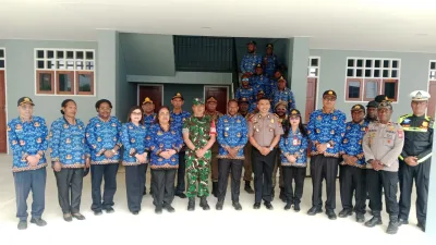 DANRAMIL 1703-01/ENAROTALI HADIRI PERESMIAN GEDUNG PIE DAN GEDUNG IPSRS RSUD KABUPATEN PANIAI