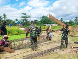 PERAN AKTIF BABINSA MERAUKE, PEMBANGUNAN JEMBATAN GARUDA DI KAMPUNG CANDRA JAYA RESMI DIMULAI