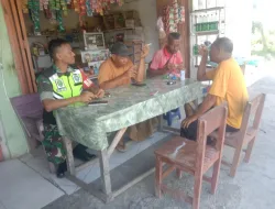 Babinsa Koramil 05/Indra Jaya Gelar Komsos, Serap Informasi Keamanan di Wilayah Binaan