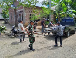 Babinsa Hadir di Tengah Warga, Gotong Royong Kenduri Thon di Turue Cut Perkuat Kebersamaan