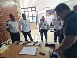 Lapas Banjarbaru Bersinergi dengan Polres Banjarbaru Periksa Senjata Api dan Amunisi