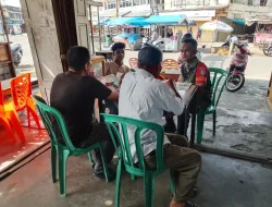 Babinsa Koramil 05/Indra Jaya Perkuat Komsos, Serap Kondisi Keamanan dan Aspirasi Warga